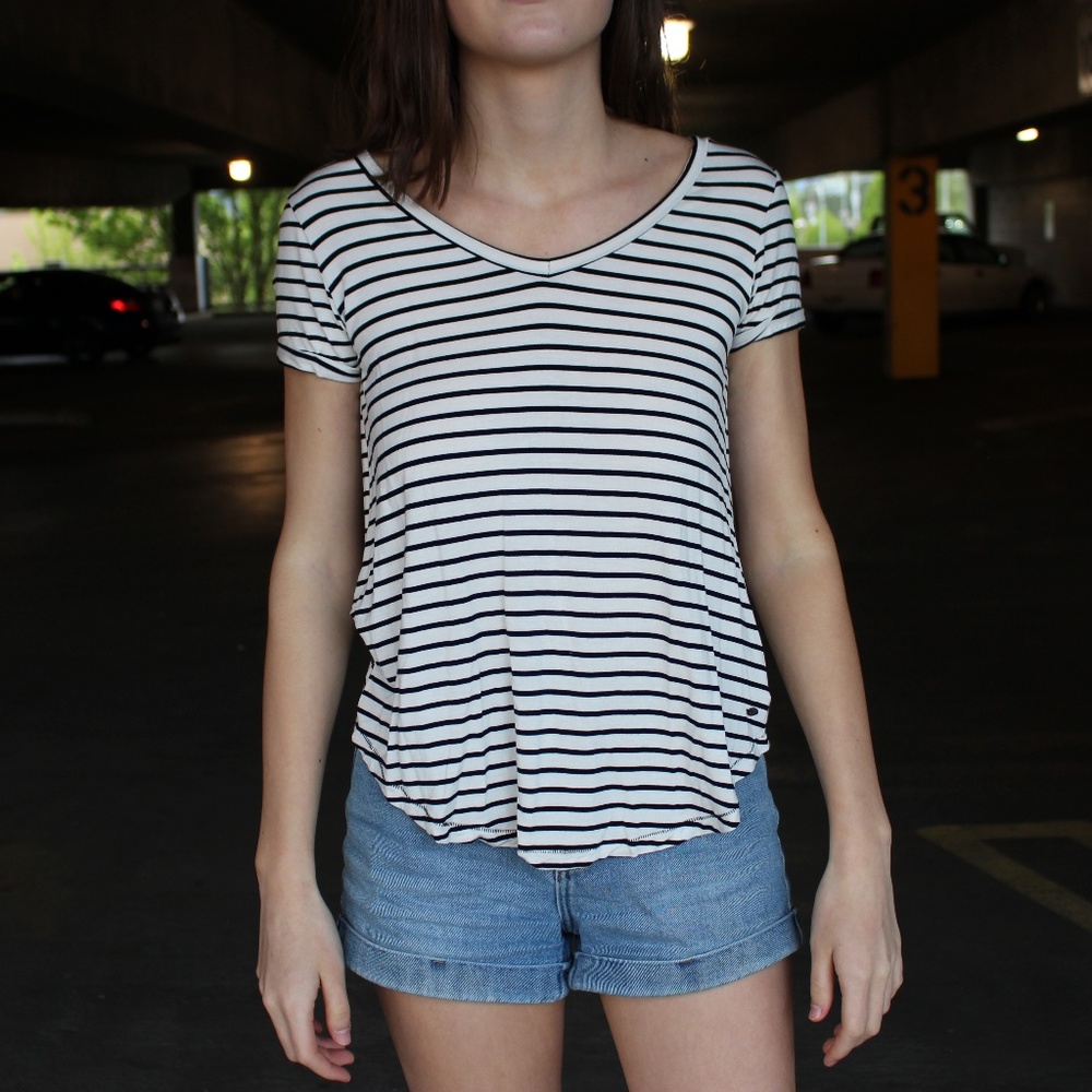 American Eagle White and Black Striped T-Shirt
